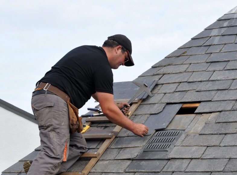 roofer-2967759_1920-2